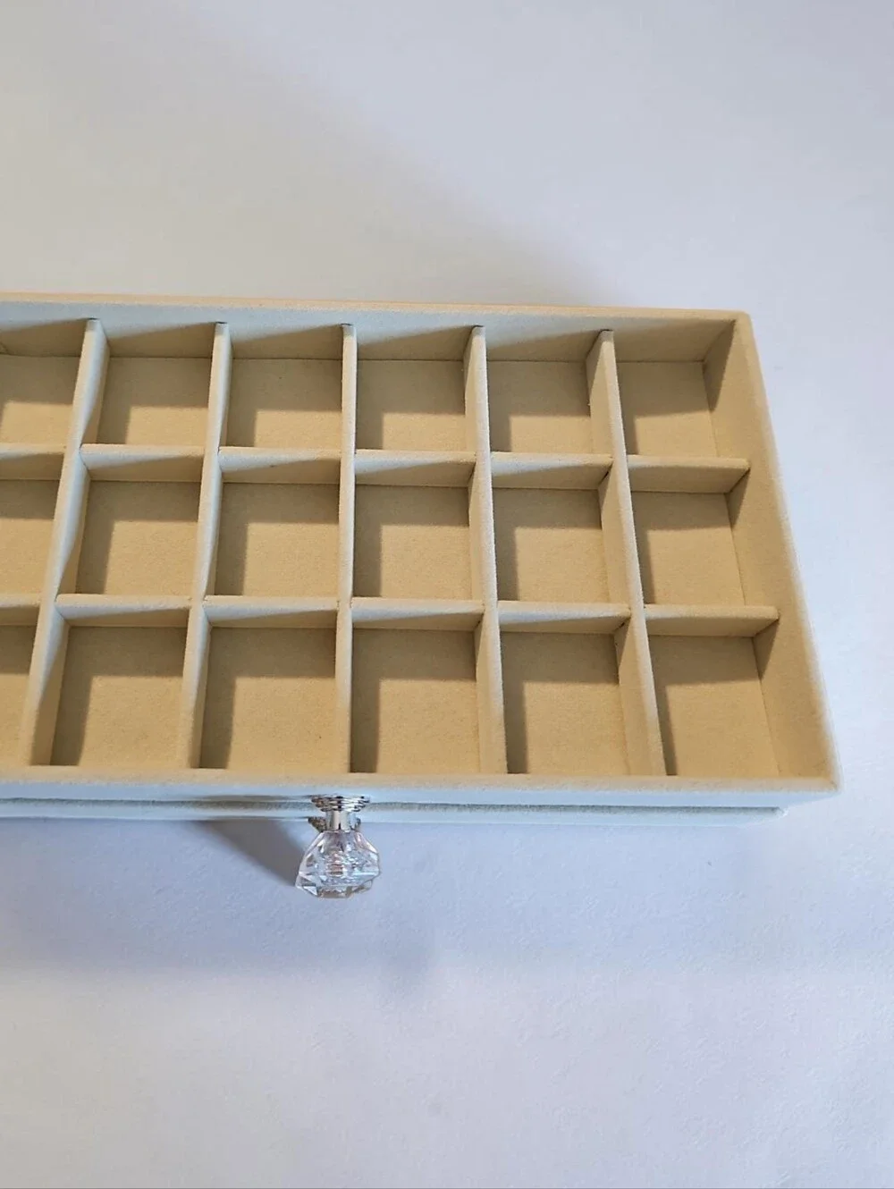 S.B  NWT Stackable White Jewelry Organizer with Clear Drawers